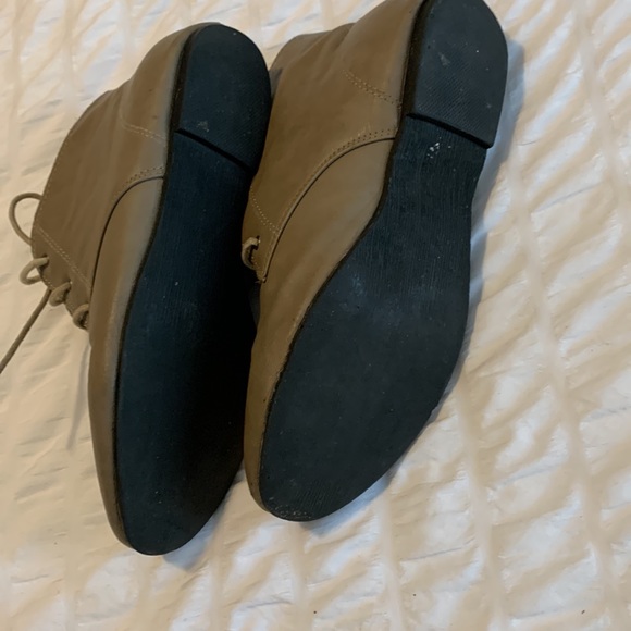 Tan leather booties - Picture 2 of 3